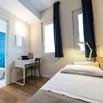 Kiss Hotel